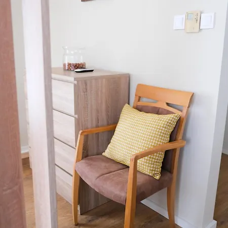 Apartament Tron