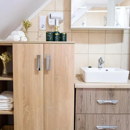 Apartament Tron *