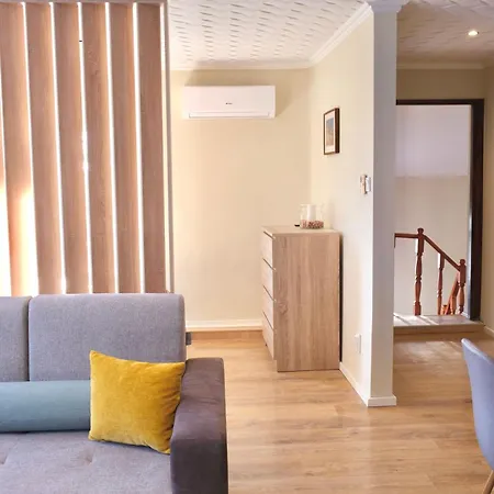Tron Apartament *